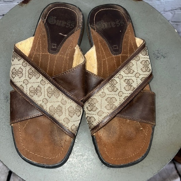 GUESS Men’s Criss Cross Sandals, Leather & Monogram Fabric, Size 11.5 - Picture 1 of 9